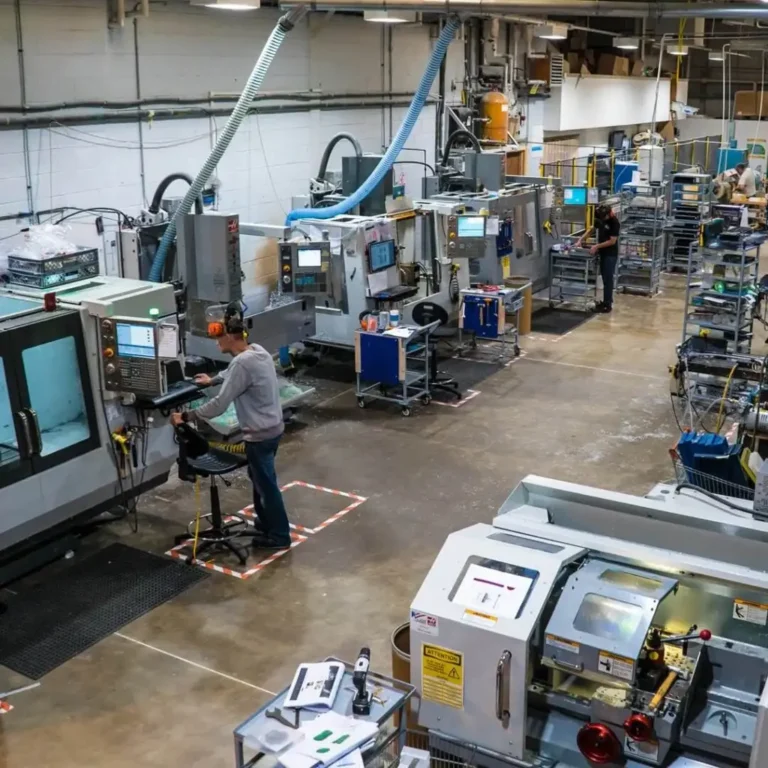 Más de dos décadas de precisión en la transformación del acrílico - NorenPlast